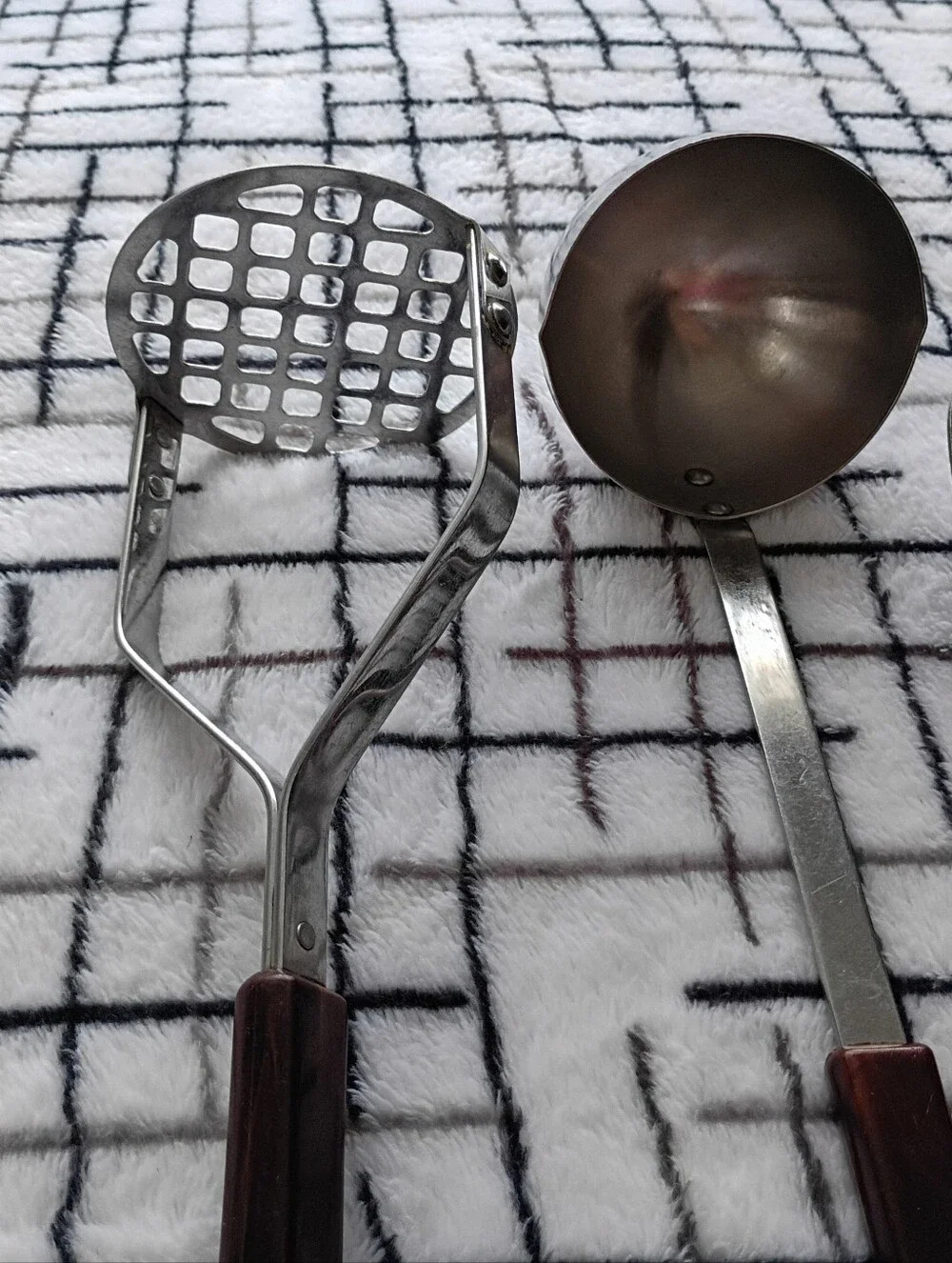50s 60s Stanhome Vintage Stainless Steel Kitchen Utensil Set with Brown Handles